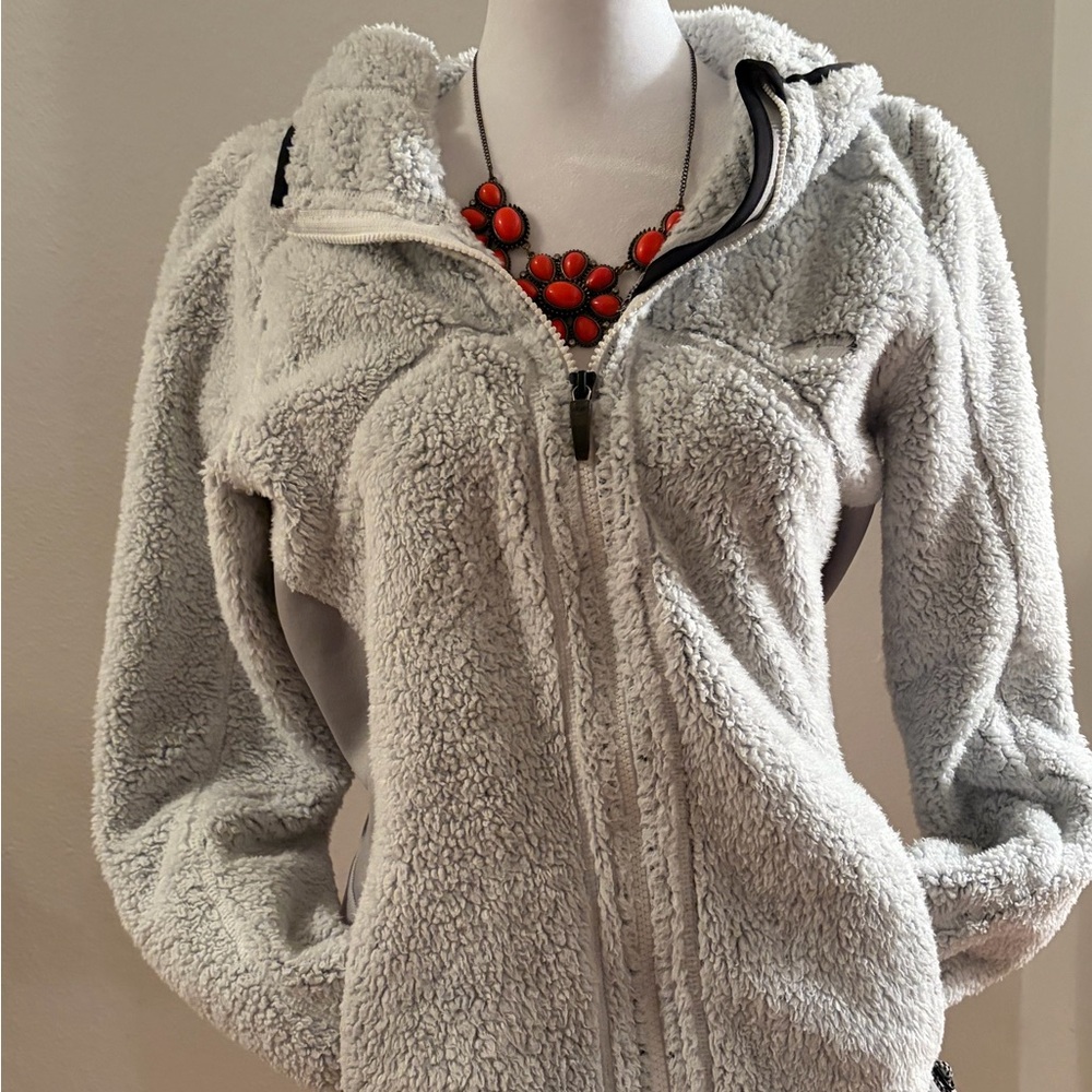 Koppen Women's Soft Gray Teddy Jacket